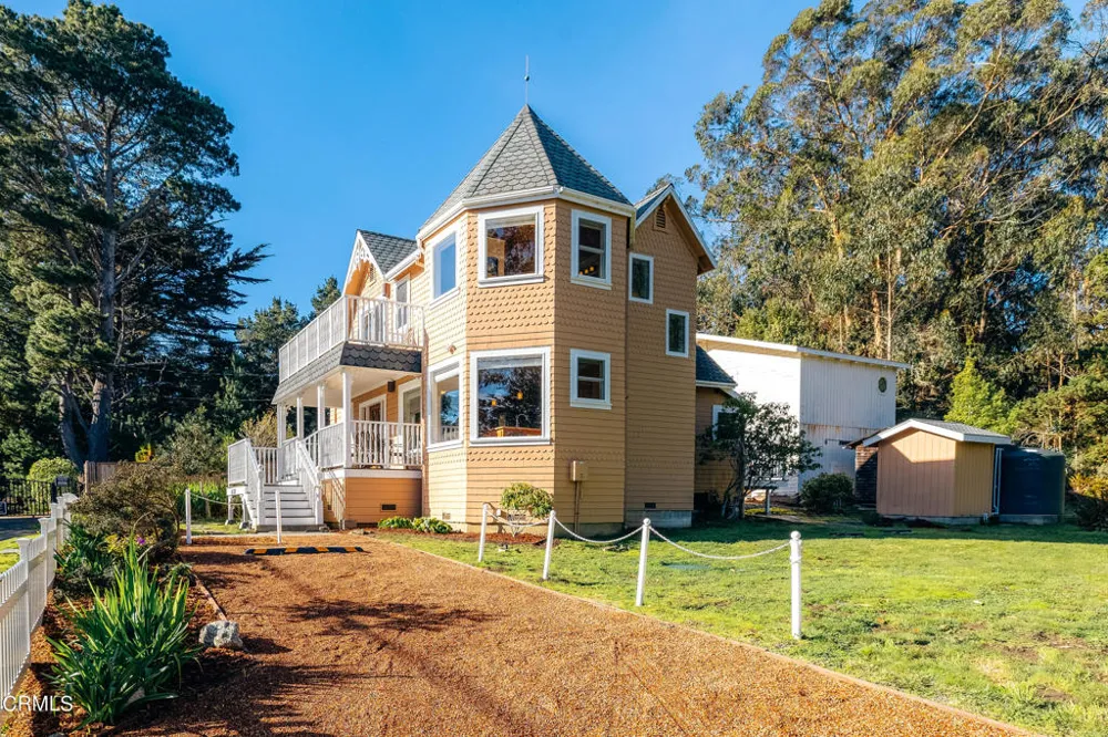 45180 Headlands Drive Little River, CA 95456