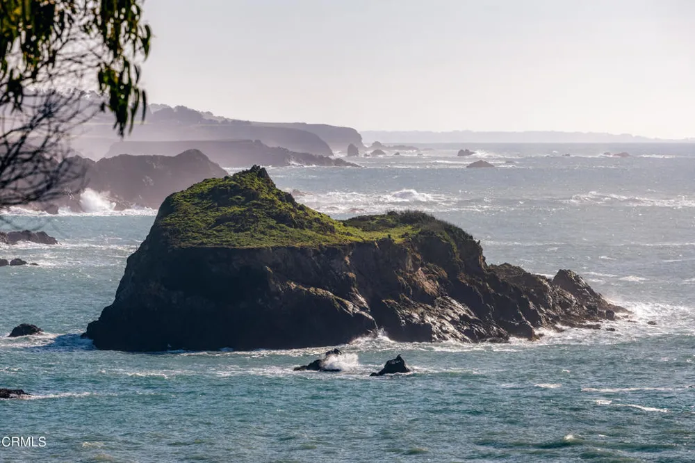 45180 Headlands Drive Little River, CA 95456