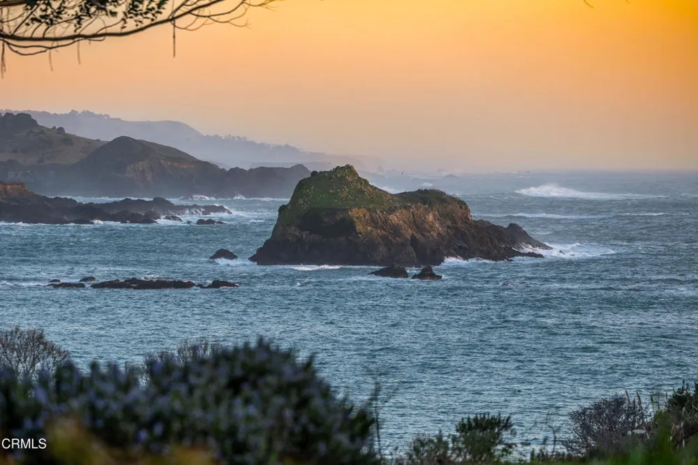 45180 Headlands Drive Little River, CA 95456