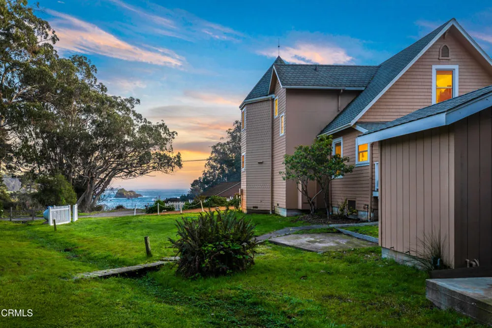 45180 Headlands Drive Little River, CA 95456