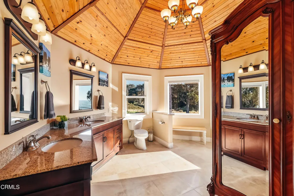 45180 Headlands Drive Little River, CA 95456