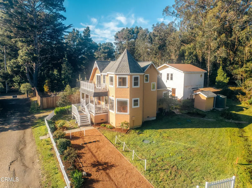 45180 Headlands Drive Little River, CA 95456