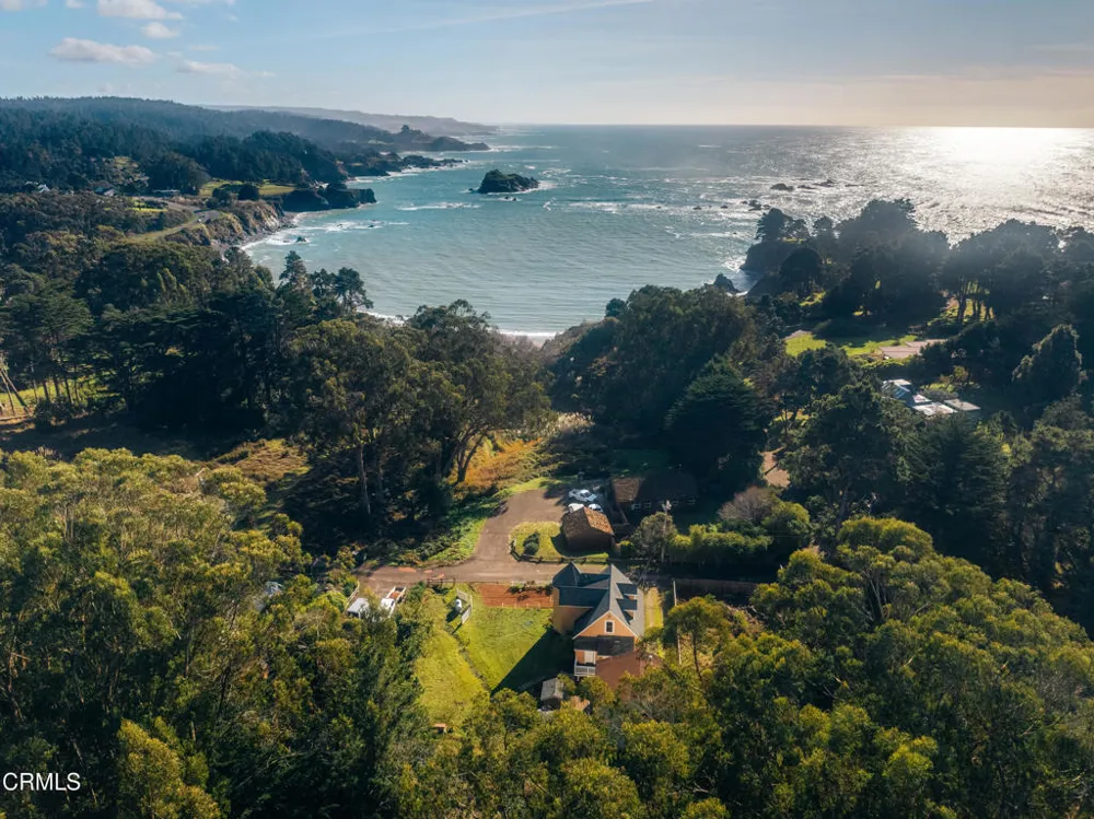 45180 Headlands Drive Little River, CA 95456