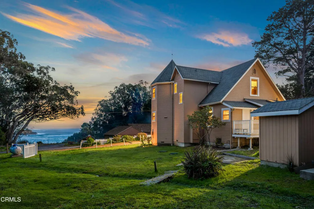 45180 Headlands Drive Little River, CA 95456