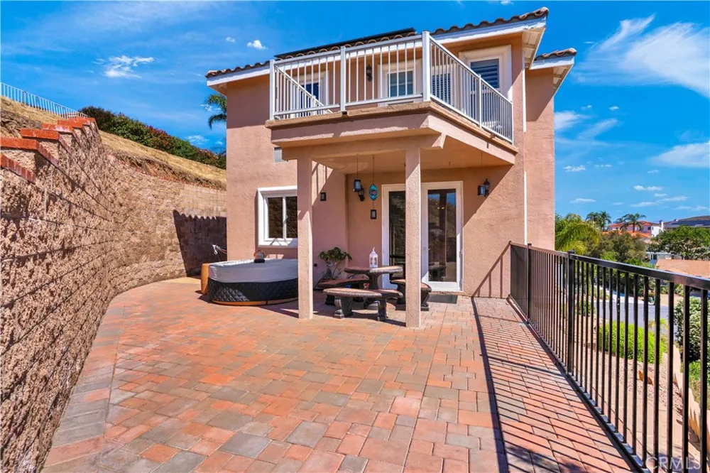 22175 Crusader Canyon Lake, CA 92587