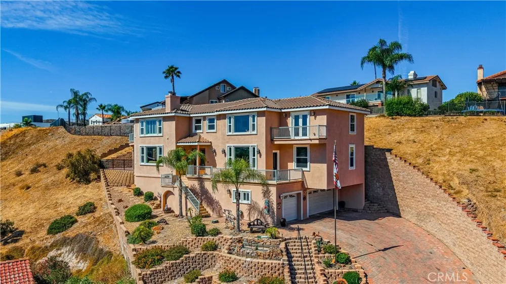 22175 Crusader Canyon Lake, CA 92587