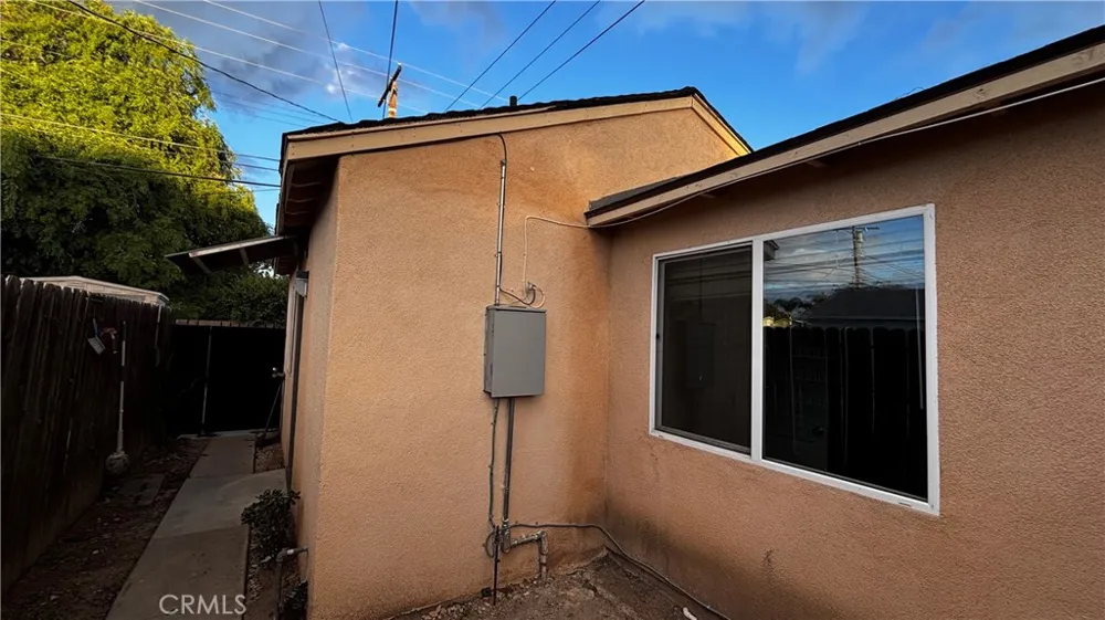 7922 Lindley Reseda, CA 91335