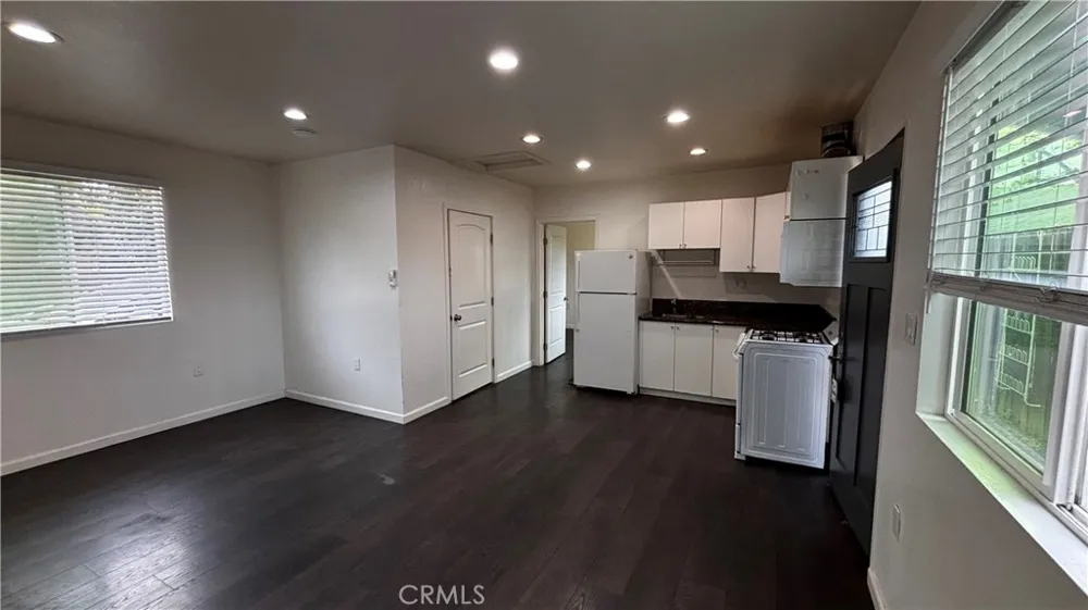 7922 Lindley Reseda, CA 91335