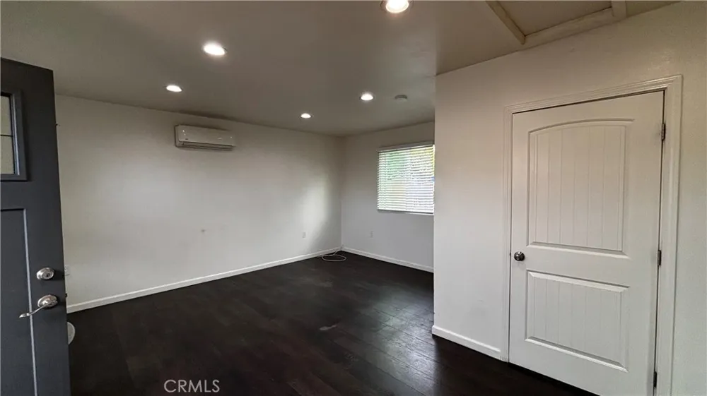 7922 Lindley Reseda, CA 91335