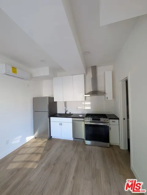 2626 Cloverfield Boulevard #12