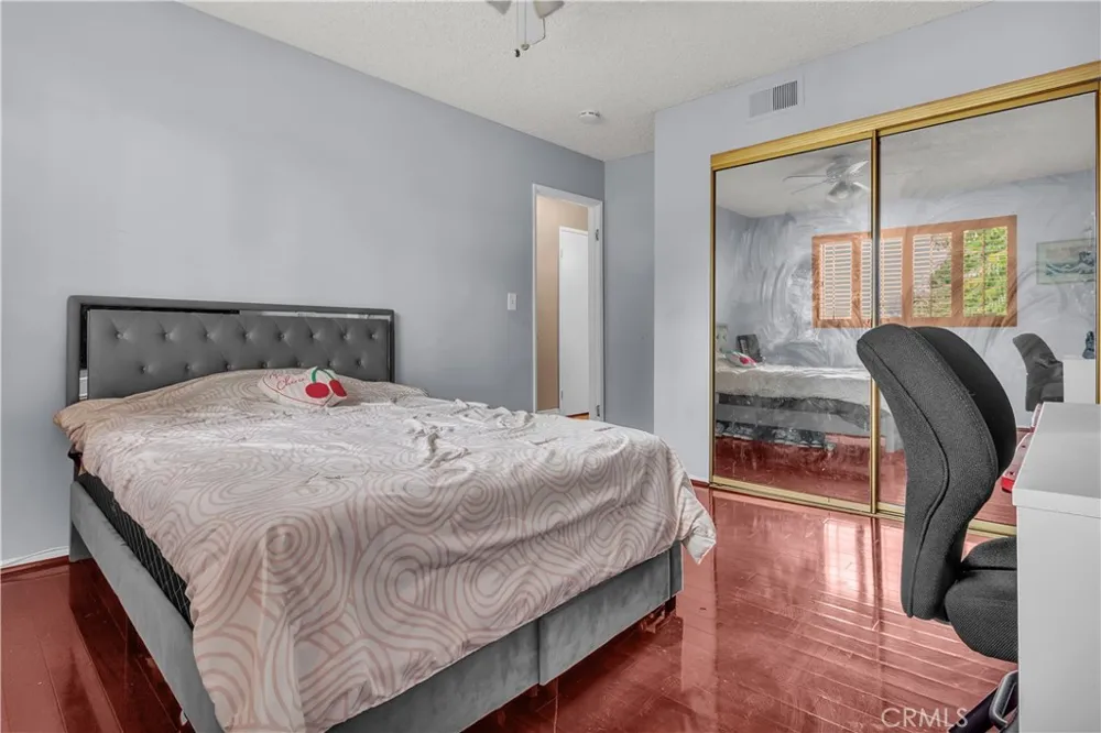 17439 Virginia Bellflower, CA 90706