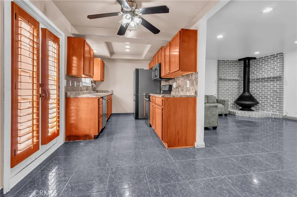 17439 Virginia Bellflower, CA 90706