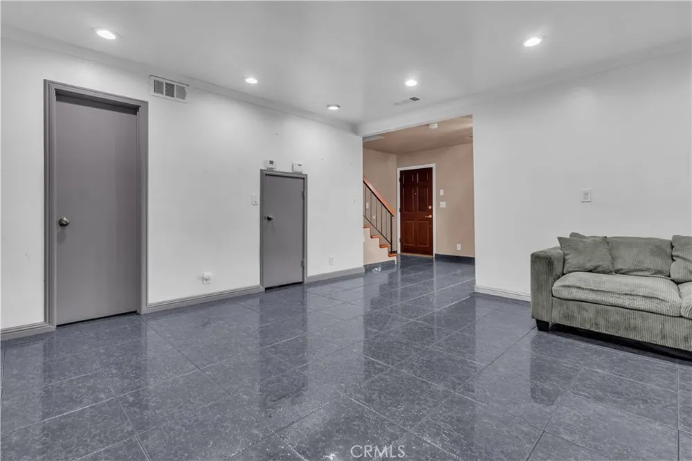17439 Virginia Bellflower, CA 90706