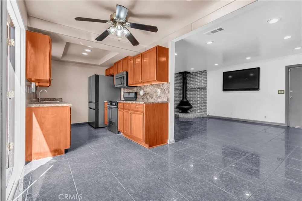 17439 Virginia Bellflower, CA 90706