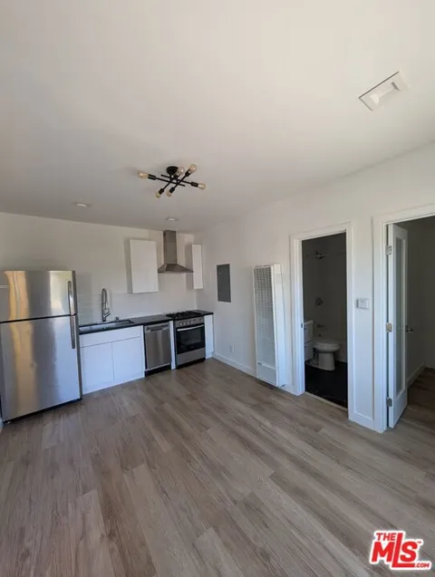 2626 Cloverfield Boulevard #10