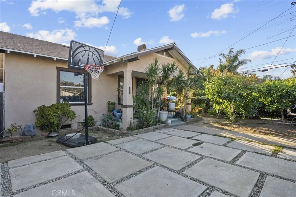 244 10th Santa Paula, CA 93060