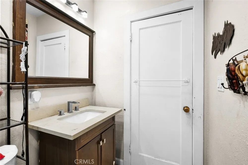 244 10th Santa Paula, CA 93060