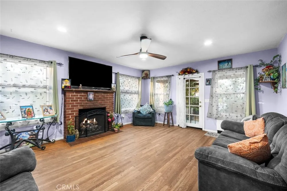 244 10th Santa Paula, CA 93060