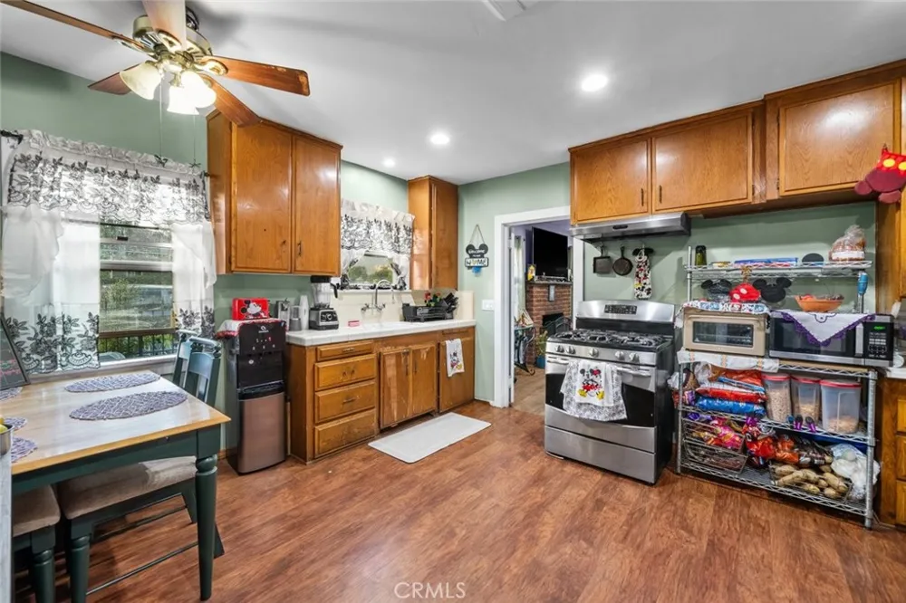 244 10th Santa Paula, CA 93060