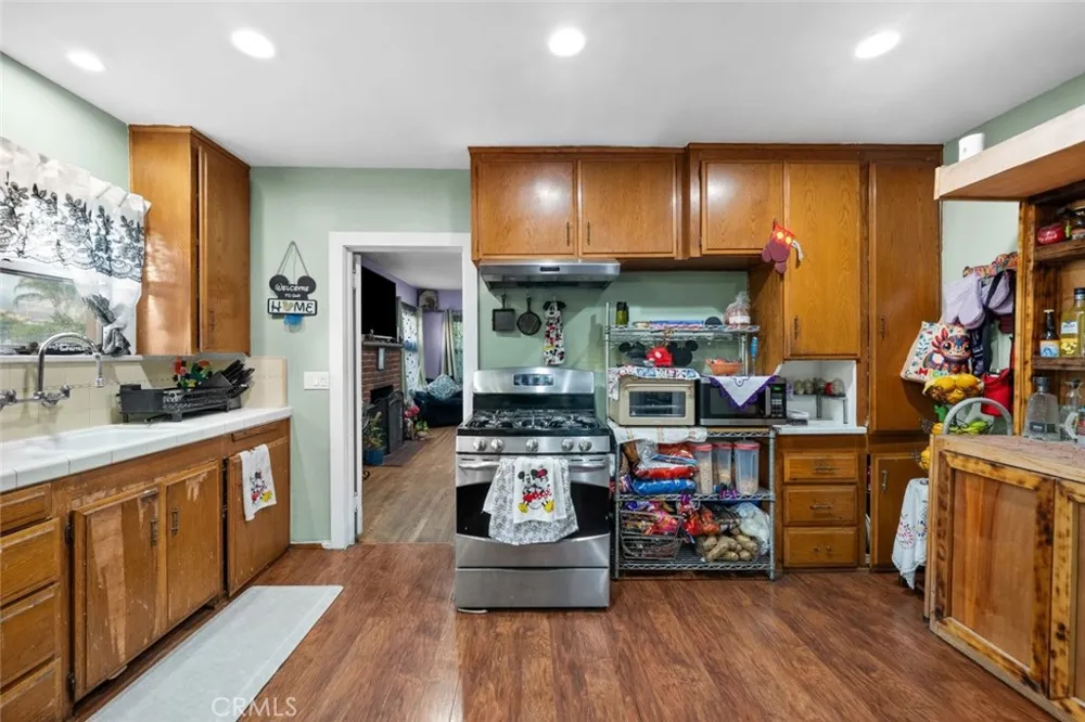 244 10th Santa Paula, CA 93060