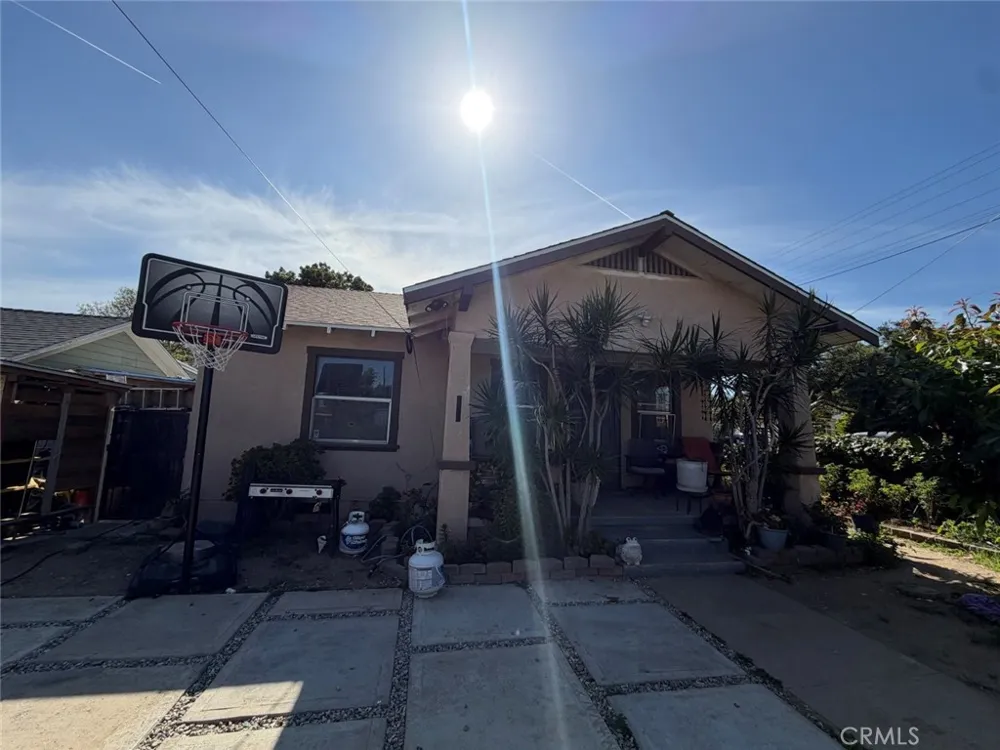 244 10th Santa Paula, CA 93060