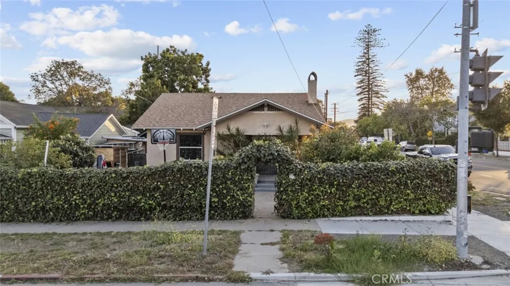 244 10th Santa Paula, CA 93060