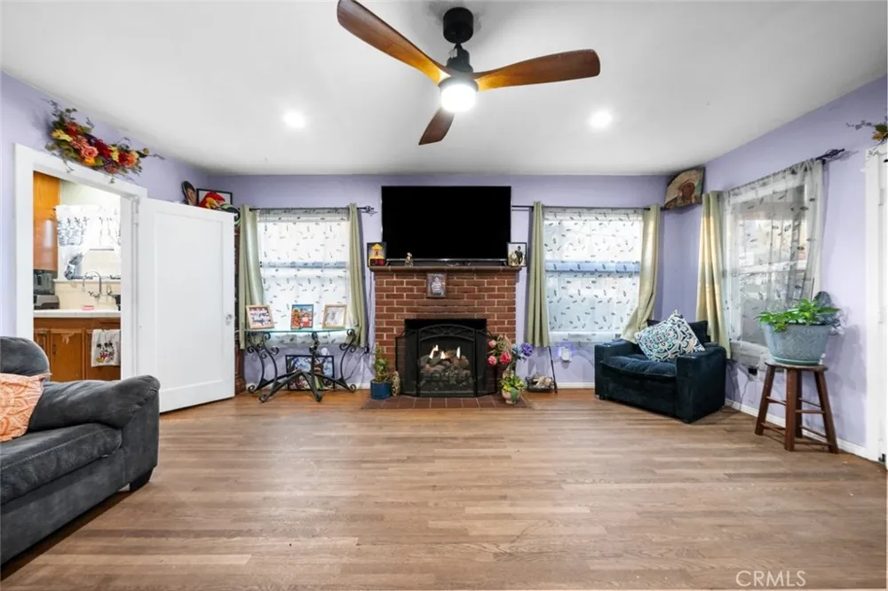 244 10th Santa Paula, CA 93060