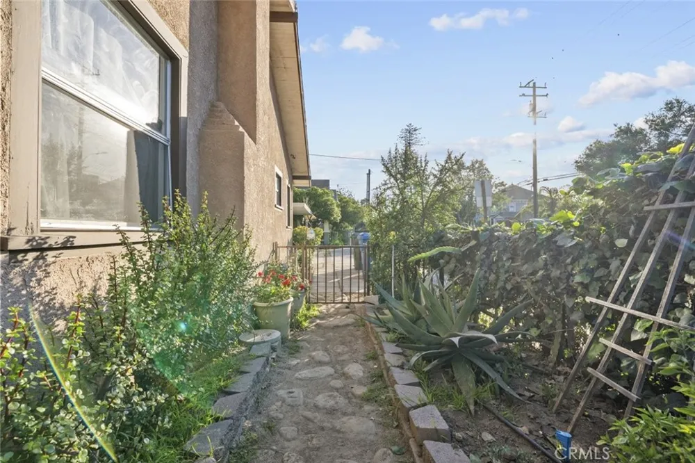 244 10th Santa Paula, CA 93060