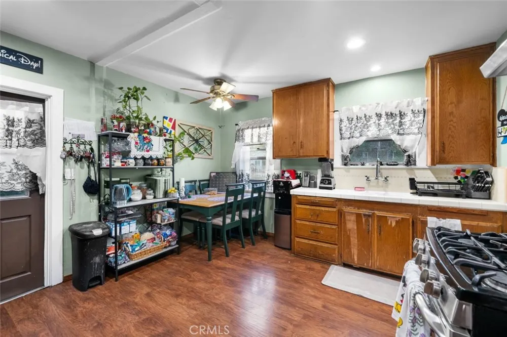 244 10th Santa Paula, CA 93060