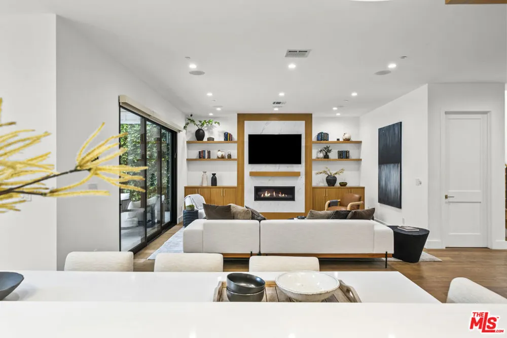 5314 Willis Avenue Sherman Oaks, CA 91411
