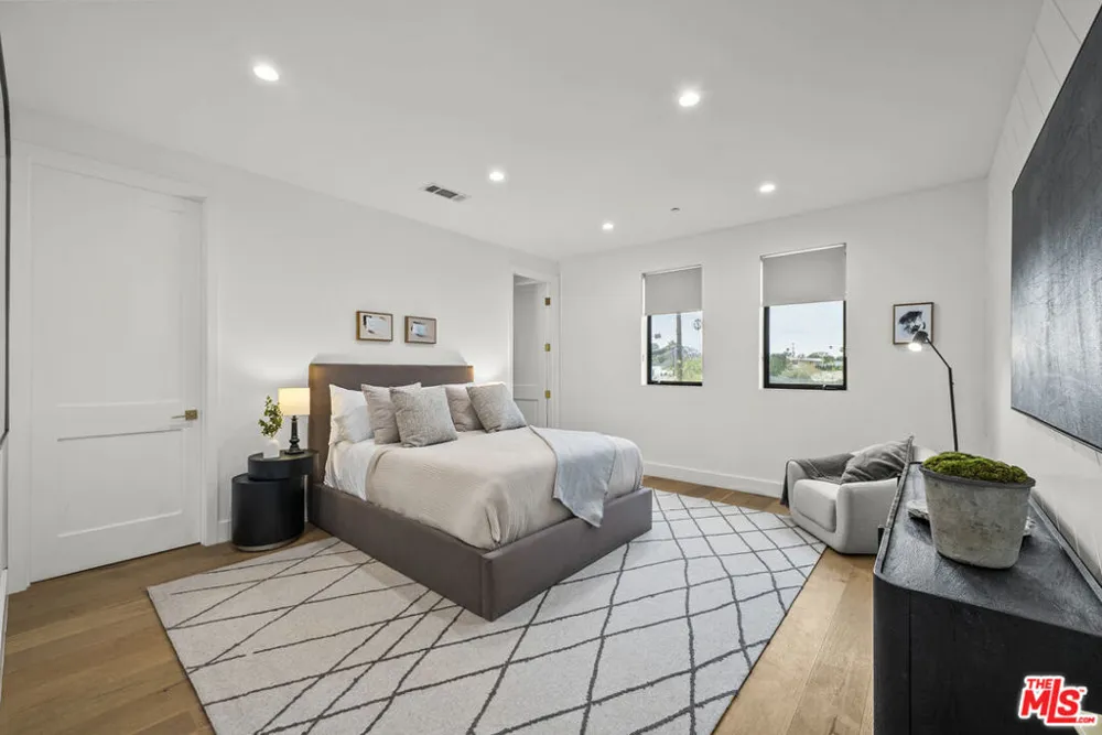 5314 Willis Avenue Sherman Oaks, CA 91411