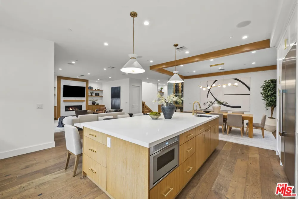 5314 Willis Avenue Sherman Oaks, CA 91411