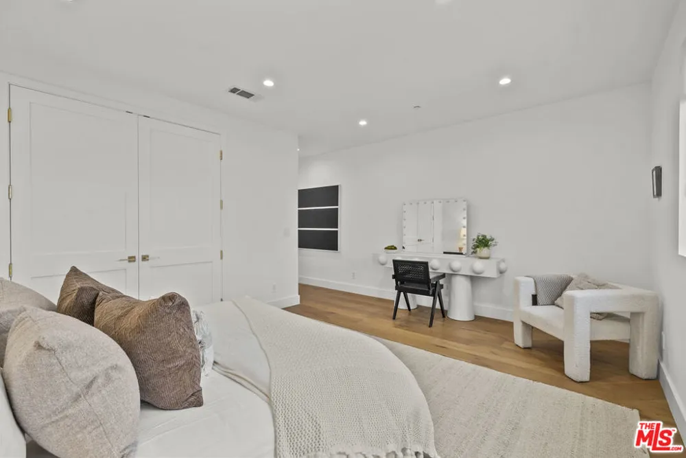 5314 Willis Avenue Sherman Oaks, CA 91411