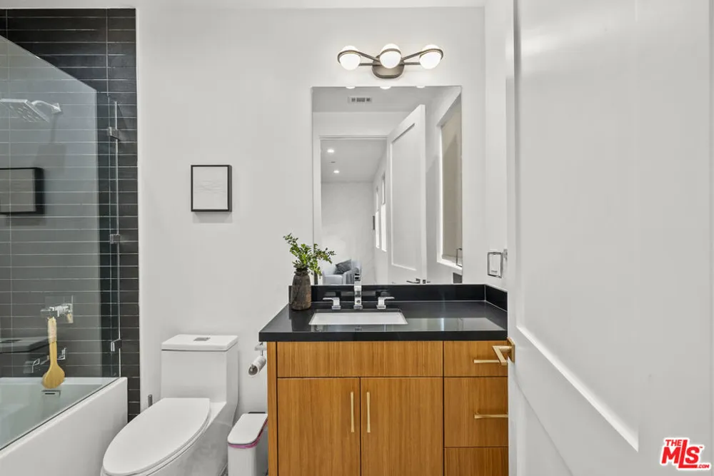 5314 Willis Avenue Sherman Oaks, CA 91411