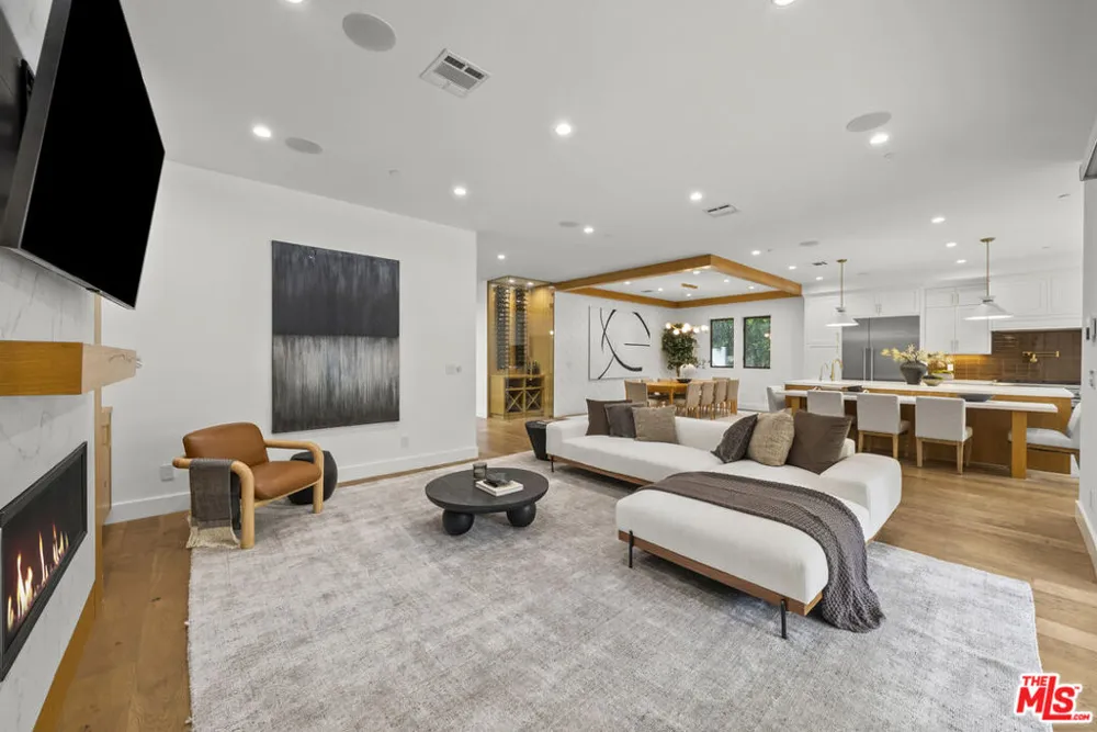 5314 Willis Avenue Sherman Oaks, CA 91411