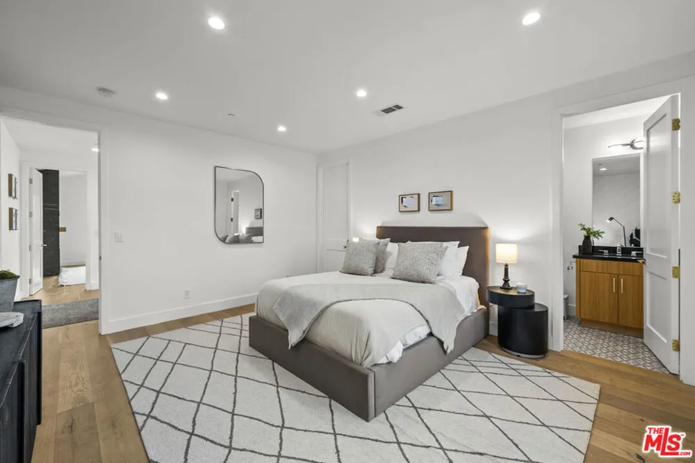 5314 Willis Avenue Sherman Oaks, CA 91411