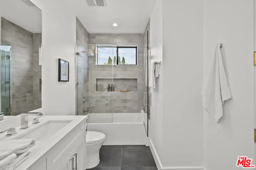 5314 Willis Avenue Sherman Oaks, CA 91411
