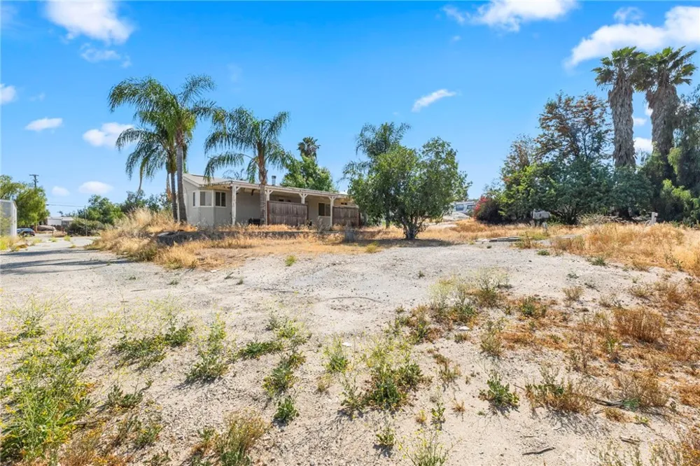 18420 Decker Perris, CA 92570