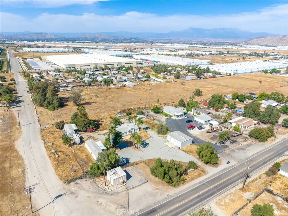 18420 Decker Perris, CA 92570