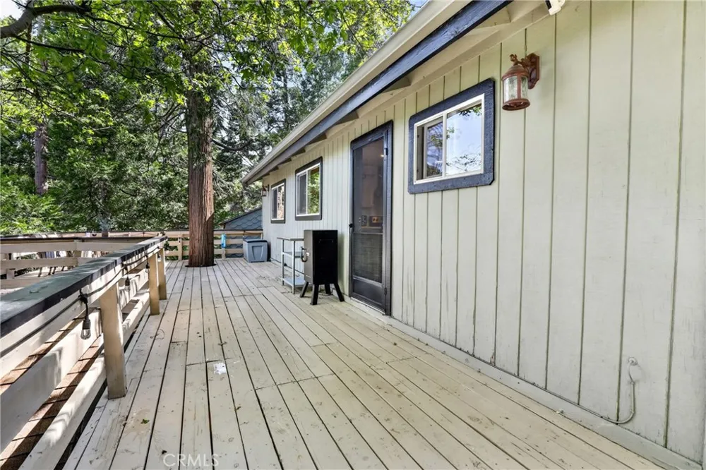 176 Fir Terrace Cedar Glen, CA 92321