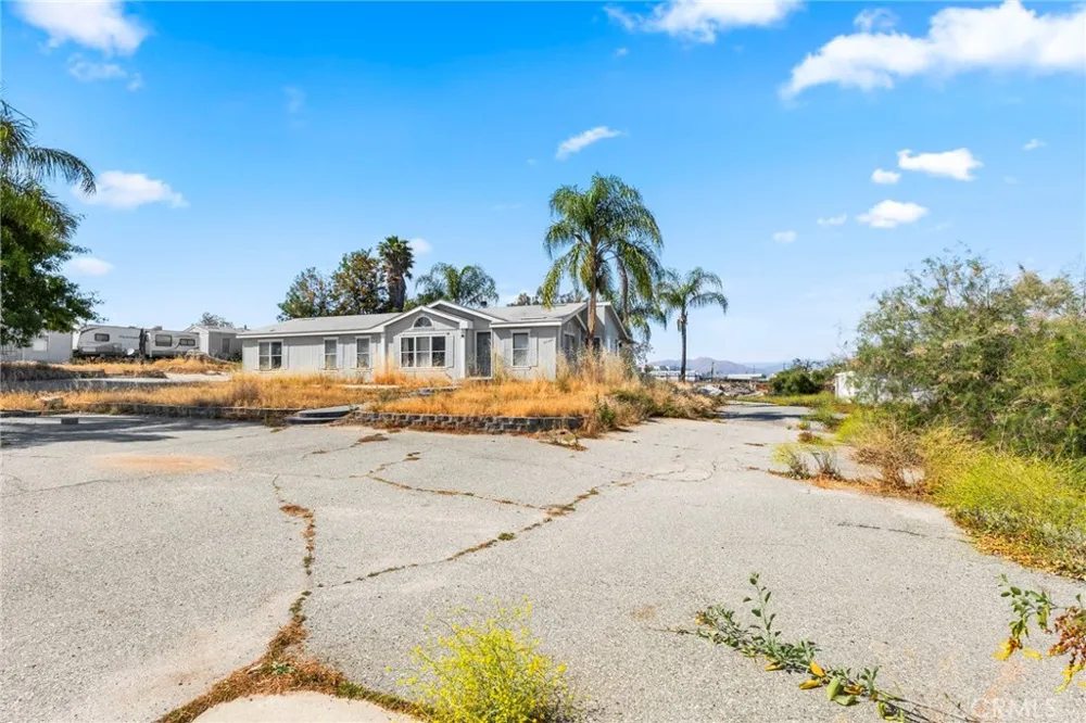 22540 Markham Street Perris, CA 92570