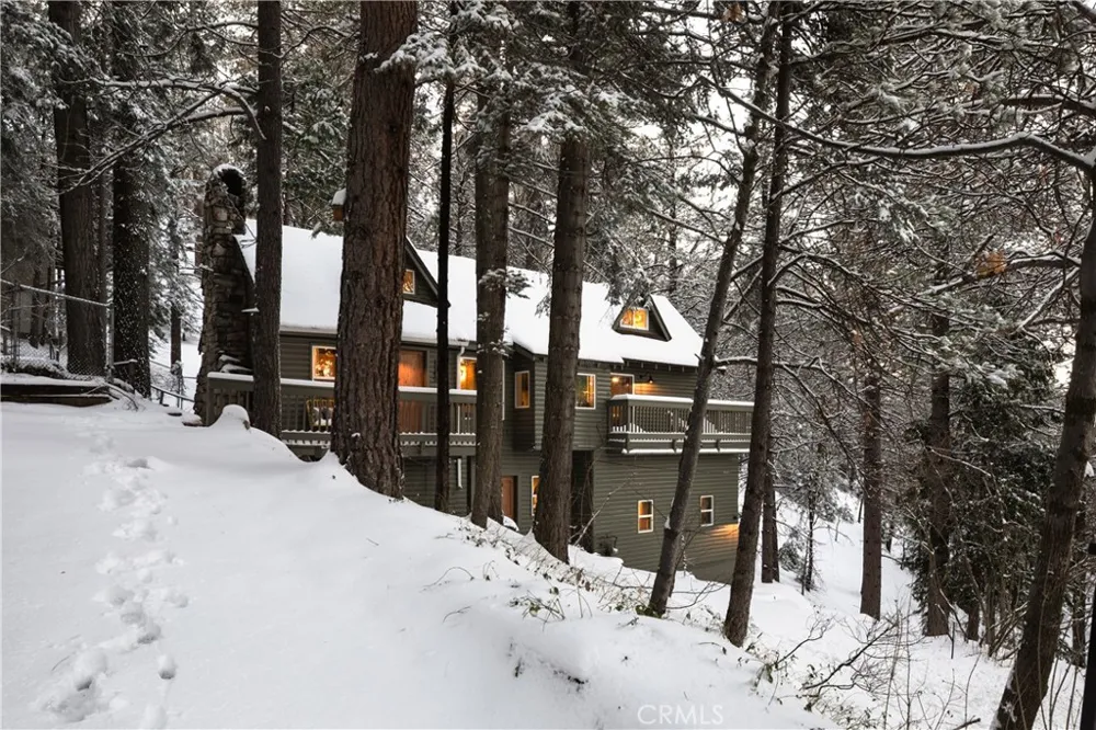 1149 Scenic Wy Rimforest, CA 92378