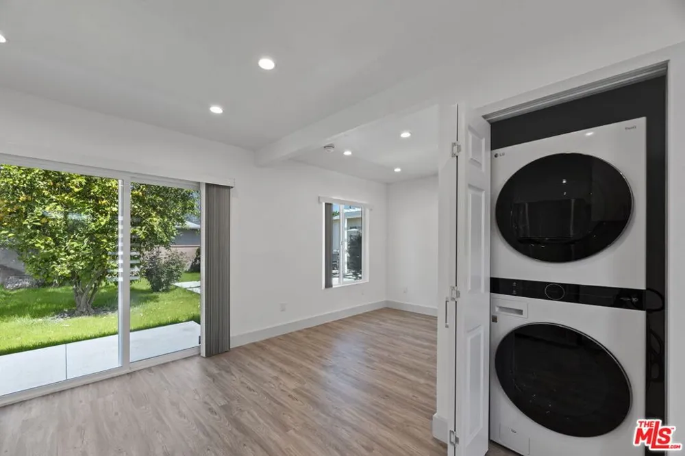 6229 Sylvia Avenue Tarzana, CA 91335