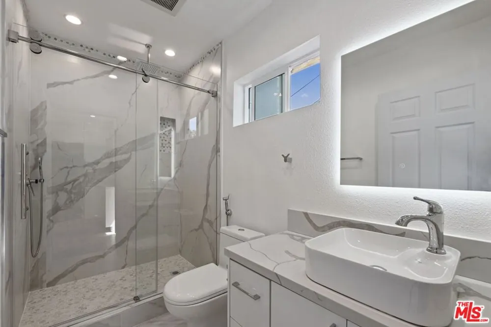 6229 Sylvia Avenue Tarzana, CA 91335