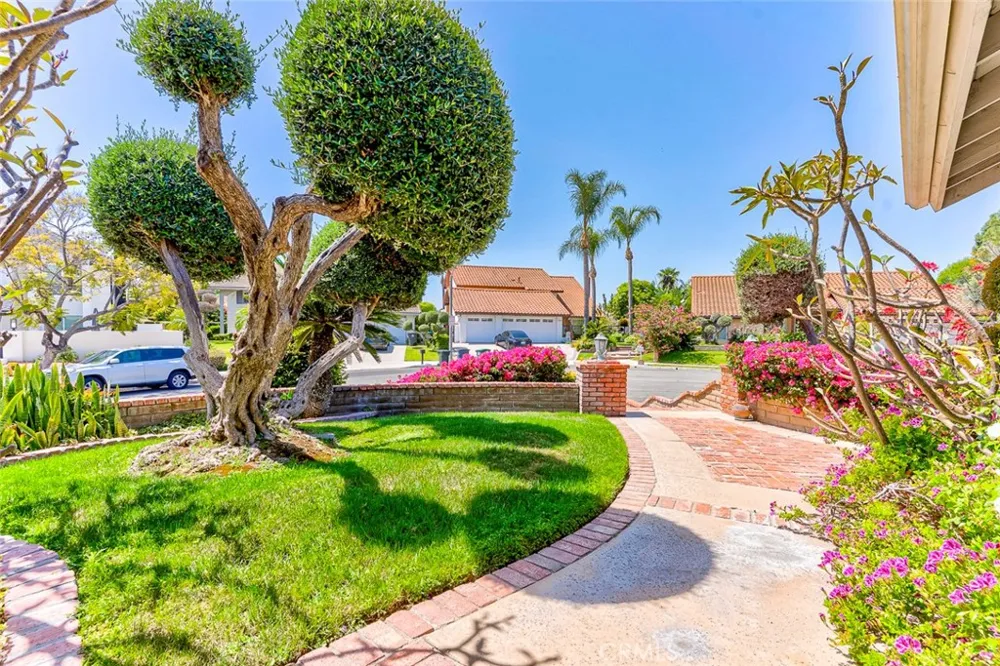 1638 Clear Creek Drive Fullerton, CA 92833
