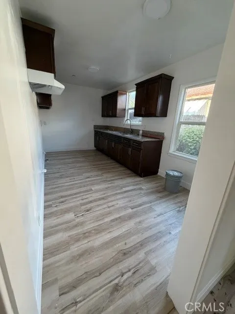 16817 Sherman Way Lake Balboa, CA 91406