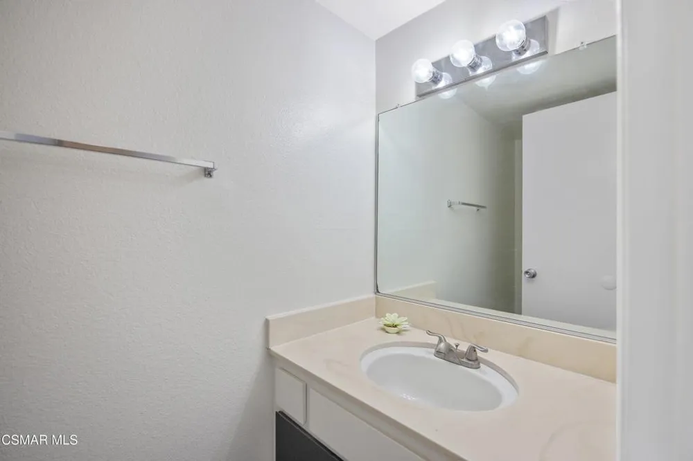 27509 Endeavor Street Agoura Hills, CA 91301