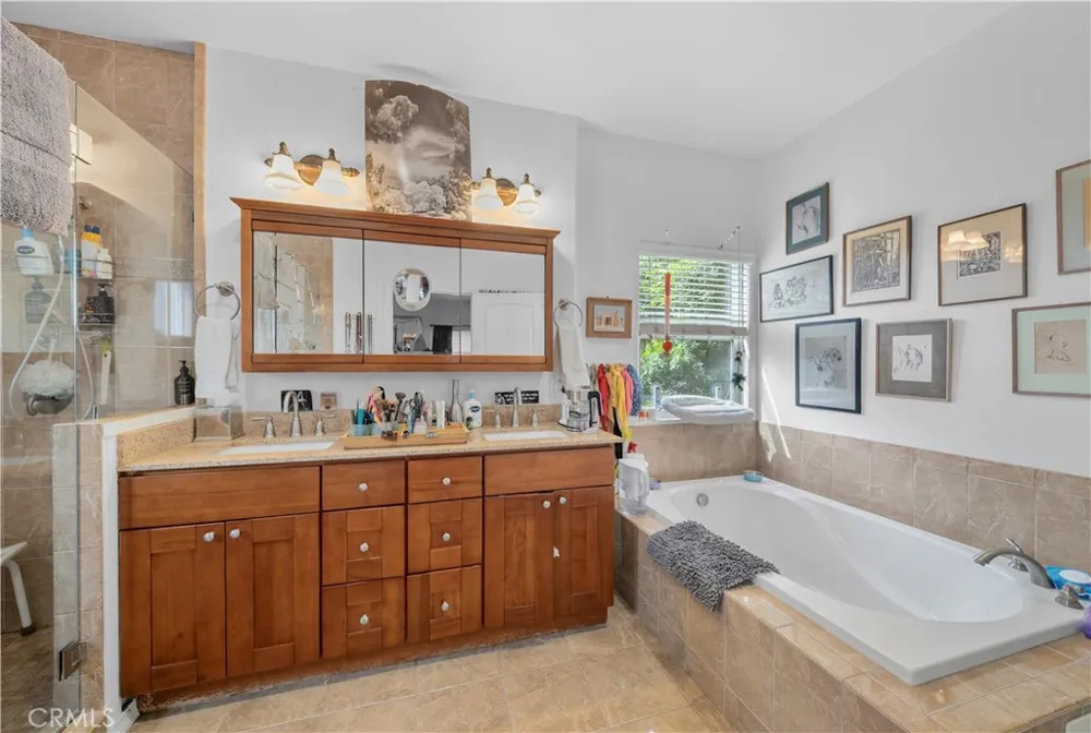 2516 Elsinore Street Los Angeles, CA 90026