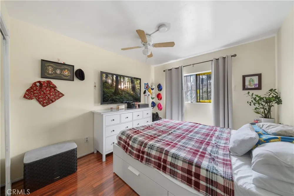 2516 Elsinore Street Los Angeles, CA 90026