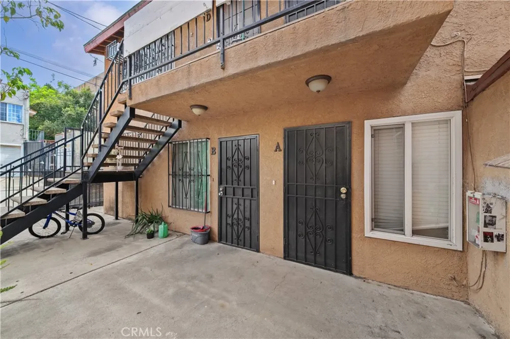 2516 Elsinore Street Los Angeles, CA 90026